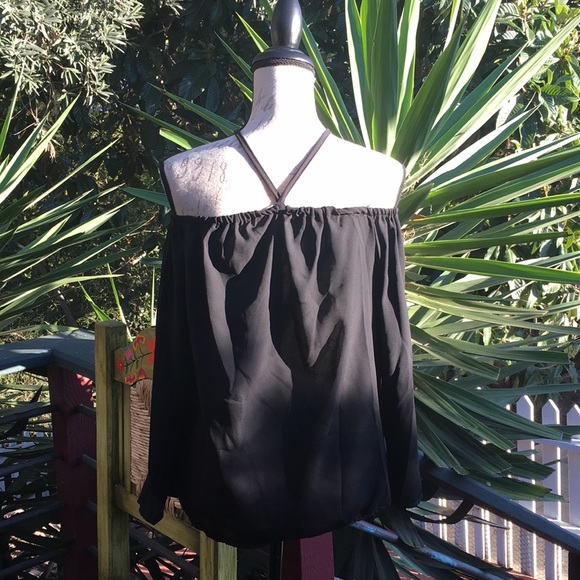 New! Cold Shoulder Blouse - Picture 3 of 3